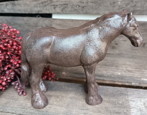 Kaltblüter pferd aus - kaltblüter,