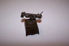 Altes Telefon mit Wählscheibe