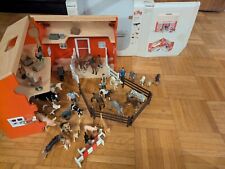 Schleich 42170 Transportable Scheune aus Holz mit 28 Tieren und Zubehör
