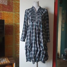 Kariertes Kleid Rüschen