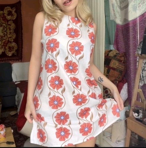 Vintage 60s 70s - mod, flower