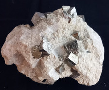  Mineralien Besonderheit Pyrit Würfel Mergel Navajun Spanien .