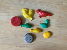 6 Sandkastenförmchen und zwei Sandsiebe aus DDR Zeiten Sandkastenspielzeug