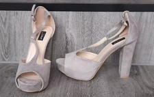 Sexy Sandalen Pumps High Heels grau Plateau Gr. 41 - NEU -