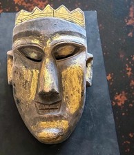 Große handgeschnitzte Buddha