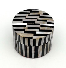 Vintage Pillendose Perlmutt