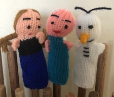3 HANDGESTRICKTE GEFRORENE