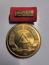 Ehrenmedaille zum 40. Jahrestag 1949-1989 Abzeichen Verdienste um die DDR Badge