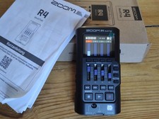 ZOOM R4 MultiTrak Handheld