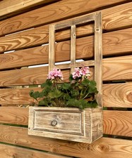 Fensterrahmen Blumenkasten