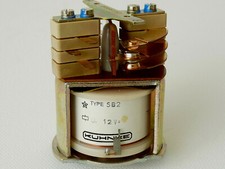 Starkstrom-Relais Kuhnke SB - 2 Wechselkontakte - Spule 12 Volt Gleichstrom