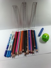 Bleistifte, Bundstifte, Radiergummi, Spitzer, Lineal....(siehe Bilder)