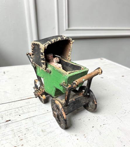 Antiker puppenhaus buggy aus - antiker,