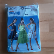 Burda Schnittmuster 8174    Young fashion Kleid  34-44