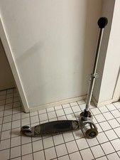 Micro Kickboard Original, Kickroller, mit rutschfestem Trettbrett, Lenkkugel