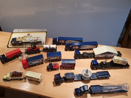 Oktoberfest-Werbetrucks