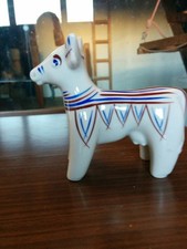 Porzellan-Kuh, handbemalt mit