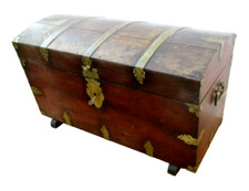 Uralte runddeckeltruhe mit - runddeckeltruhe,