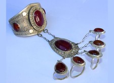 orient afghan nomaden tribal Armreif handschmuck Bracelet hand jewelry Rubin