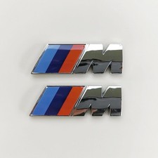 2x BMW M Emblem Logo silber Glanz Kotflügel Badge Seite M Paket 55x15mm Emblem
