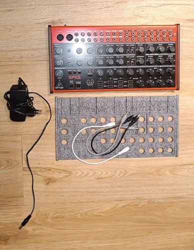 Behringer spice semi - spice, semi-modularer