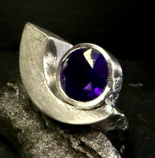 Schöner Ring Silber 925 Gr.56 mit lila Stein, aufwendigen Design (AN6)