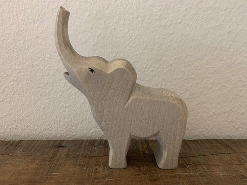 Elefant klein trompetend - ,