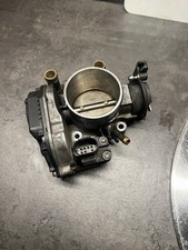 Drosselklappe Audi A4 B5 Passat 3B 1,6 058133063H