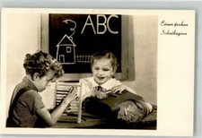 39912707 - Kinder Rechenschieber Tornister Schultuete erster Schultag