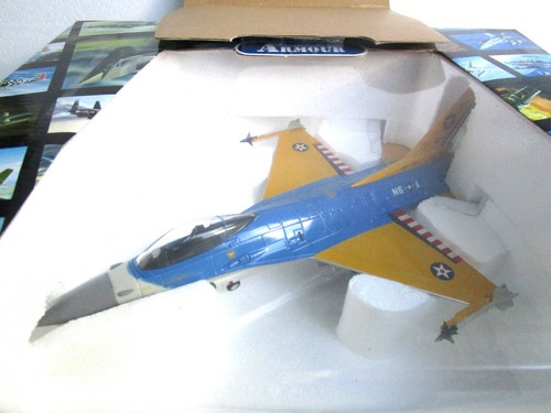 Franklin mint armour 16 - mint, f-16