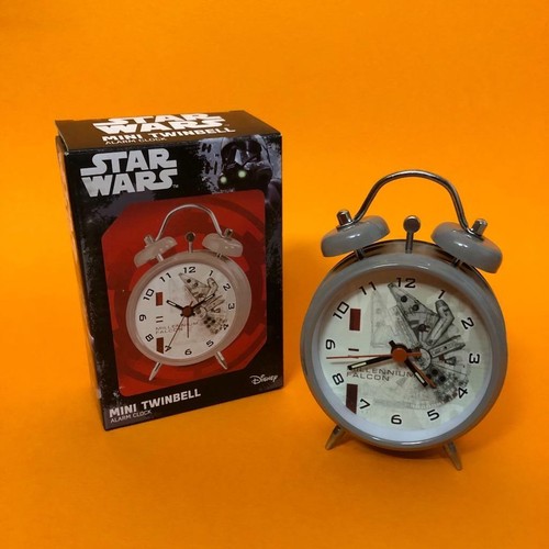 Retro star wars - wars, millennium