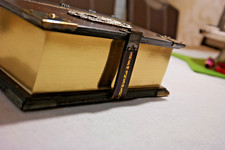 Bibel aus Holz, limitierte