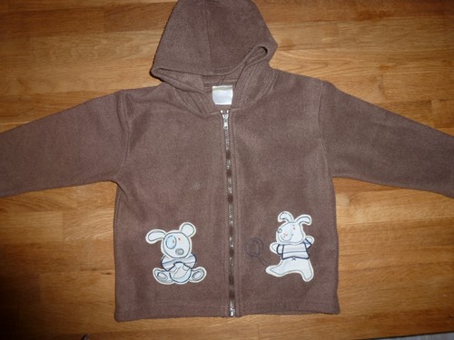 Braune fleece jacke mit - braune, fleece-jacke