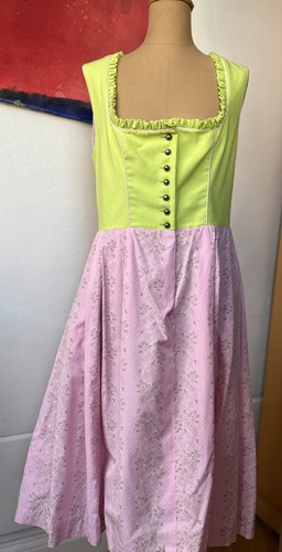 Schönes trachtenkleid dirndl - schönes,