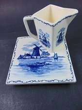 Untersetzer und kleine Kanne