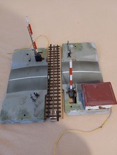 2 Elektrische Schranken für Modelleisenbahn Spur HO / defekt / für Bastler