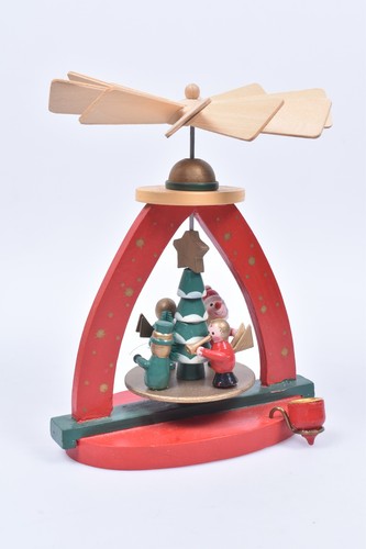 Weihnachtspyramide aus holz - weihnachtspyramide,