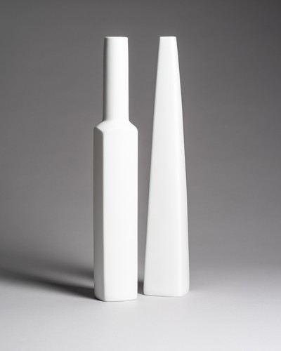 Porcelain vase duo - vase, h.th