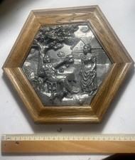 Zinnrelief  Bild Wirtshaus