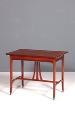 Filigraner Jugendstil Tisch