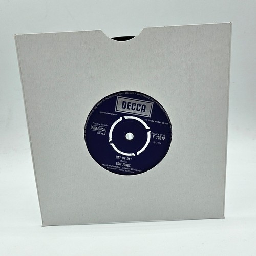 Tom jones help yourself - tom,
