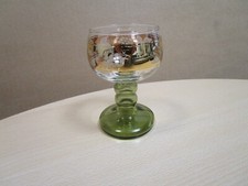 altes Weinglas Trauben Römer