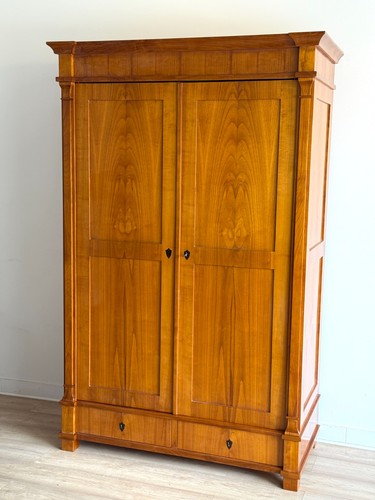 Kleiderschrank aus kirschholz - kleiderschrank,