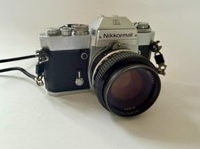 Nikon Nikkormat EL mit Nikkor 1.4/50 mm