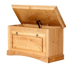 massive Truhe mit gelaugt/geölter Oberflächenbehandlung, Sitzbank, Bank