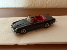 ASTON MARTIN DB % schwarz.  1