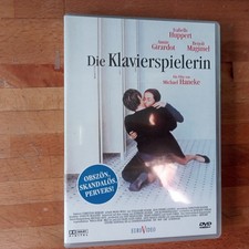 DIE KLAVIERSPIELERIN -
