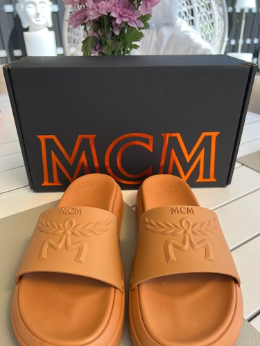 Mcm embossed laurel - ❤️mcm,