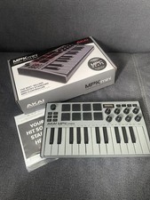 Akai MPK Mini Midi Controller