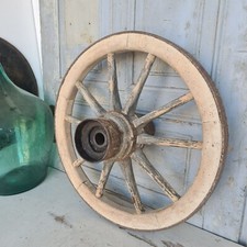 B2217 Massives, altes Wagenrad